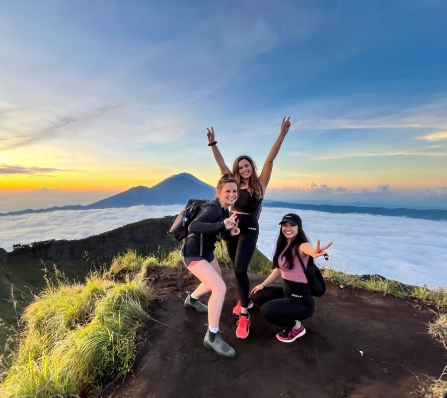MountBaturSunriseTrekkingExperience Klook e1748003694518
